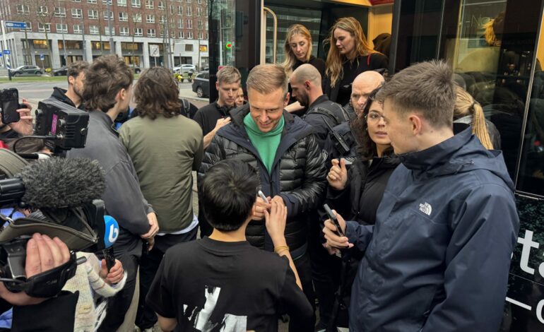  Armin van Buuren a enflammé Rotterdam Centraal avant “A State of Trance”